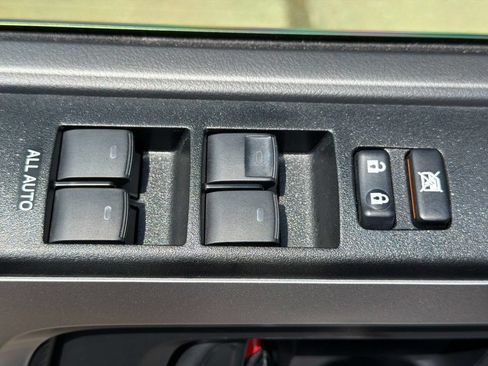 Used 2024 Toyota 4Runner Limited AWD/4WD image 20