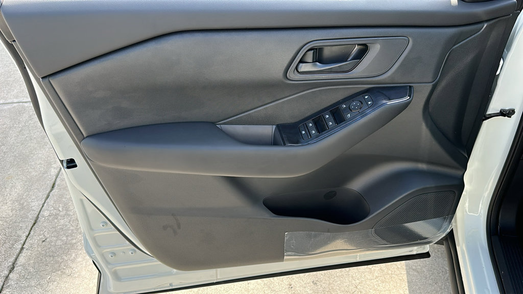 Certified 2025 Nissan Rogue S AWD/4WD image 14