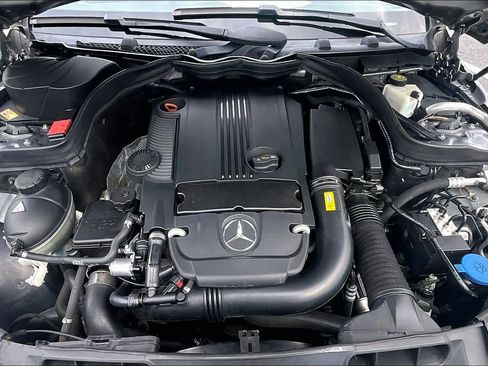 Used 2014 Mercedes-Benz C 250 Sedan image 32