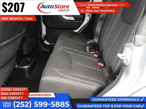 Used 2015 Jeep Wrangler Unlimited Sahara w/ Connectivity Group AWD/4WD image 11