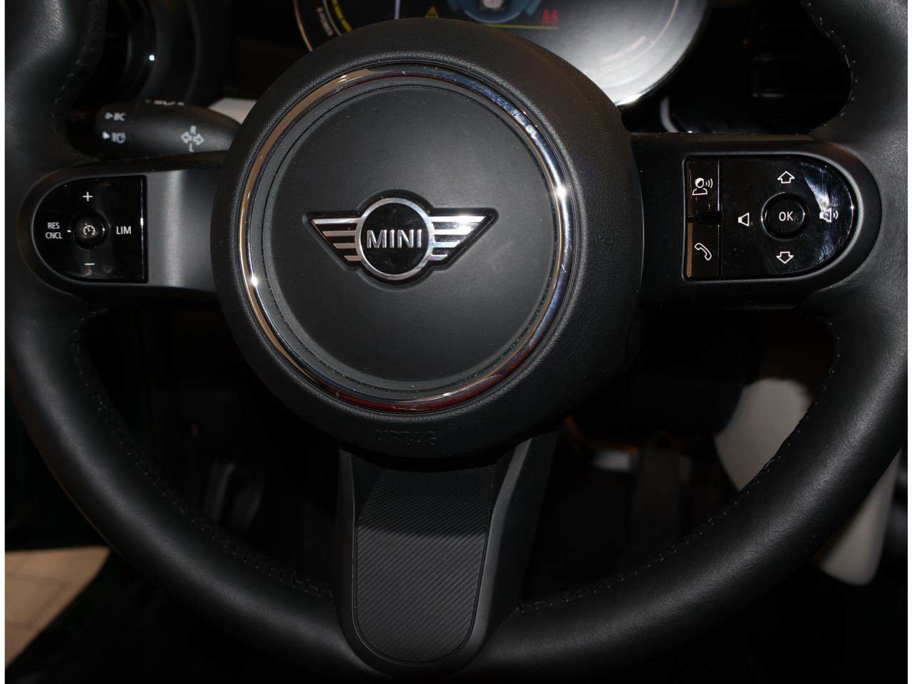 Used 2023 MINI Cooper SE FWD image 19
