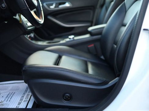 Used 2019 Mercedes-Benz GLA 250 image 13