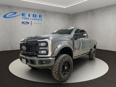 New 2026 Ford F250 Lariat w/ Black Appearance Package AWD/4WD image 4
