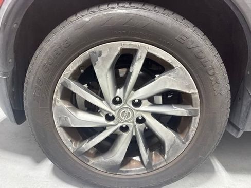 Used 2015 Nissan Rogue SL FWD image 6