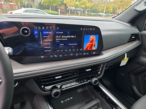 New 2025 Chevrolet Suburban Premier image 15