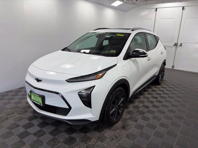 Used 2022 Chevrolet Bolt EUV Premier w/ Launch Edition FWD image 3
