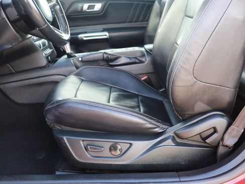 Used 2022 Ford Mustang Premium image 11