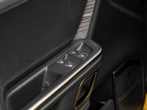 Used 2023 Rivian R1S Adventure image 40