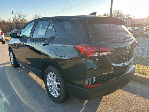 Used 2024 Chevrolet Equinox LS w/ LS Convenience Package image 4