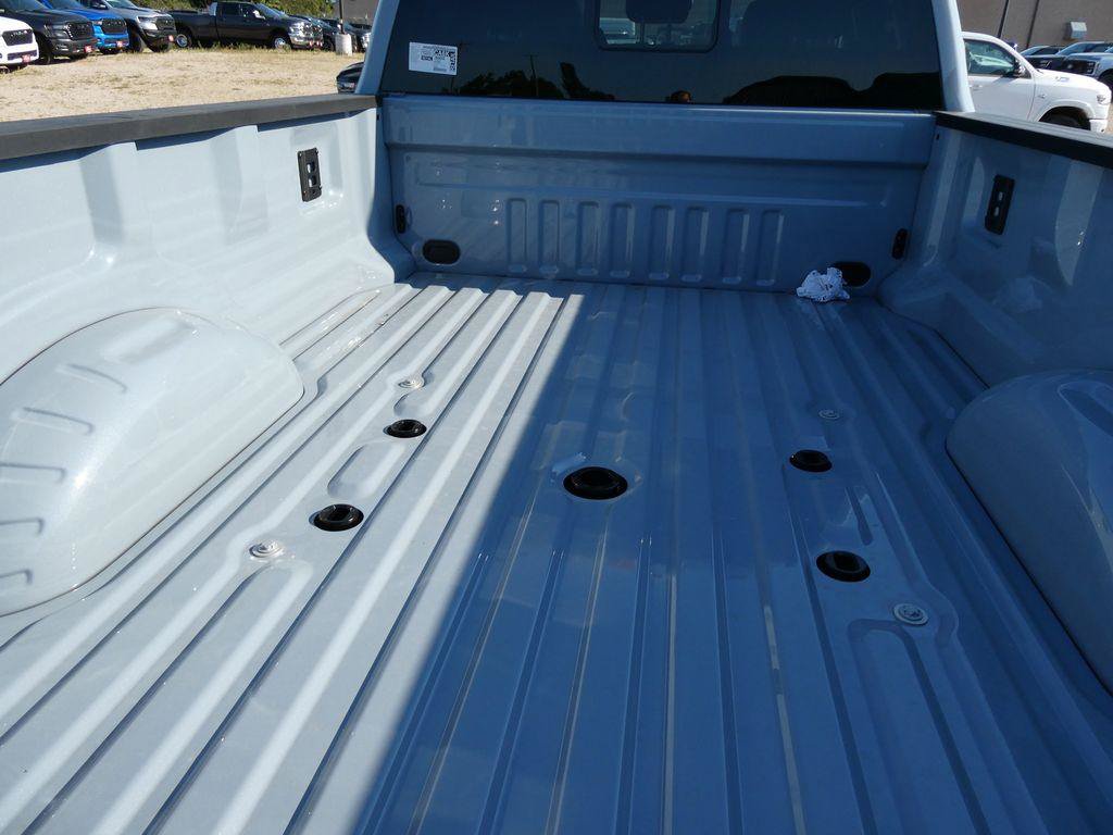 New 2027 Ford F250 Platinum w/ Platinum Plus Package AWD/4WD image 7