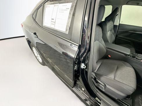 Used 2026 Toyota Camry LE FWD image 28