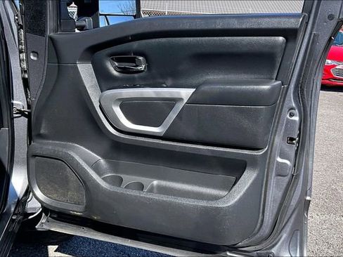 Used 2024 Nissan Titan SV w/ SV Convenience Package image 23