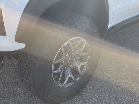 New 2026 Chevrolet Colorado ZR2 image 12