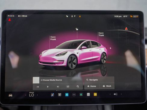 Used 2022 Tesla Model 3 Standard Range RWD image 16