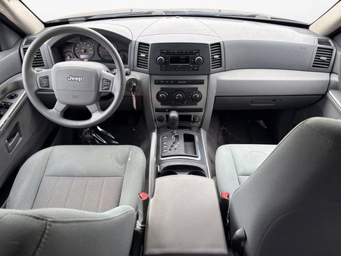 Used 2006 Jeep Grand Cherokee Laredo RWD image 11