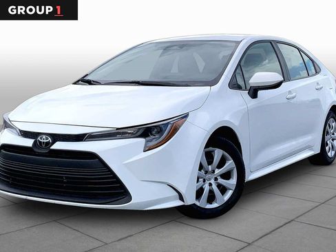 Used 2024 Toyota Corolla LE FWD image 1