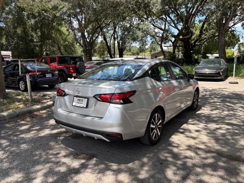 Used 2025 Nissan Versa SV FWD image 15