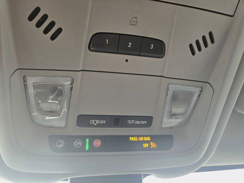 Used 2022 Chevrolet Equinox Premier image 20