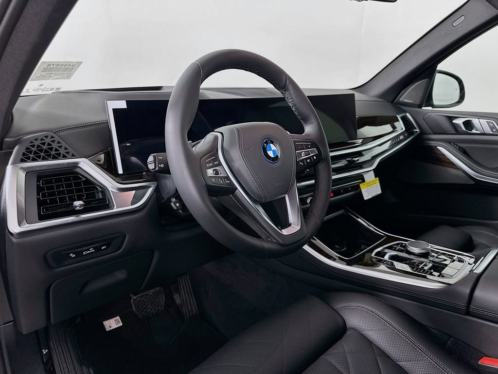 Used 2026 BMW X5 xDrive50e AWD/4WD image 9