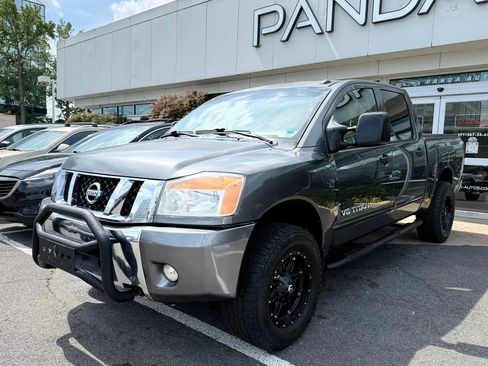 Used 2008 Nissan Titan SE AWD/4WD image 3