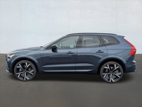 New 2026 Volvo XC60 T8 Ultra w/ Climate Package PRO image 3