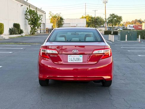 Used 2012 Toyota Camry LE image 5
