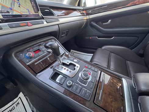 Used 2008 Audi S8 image 25