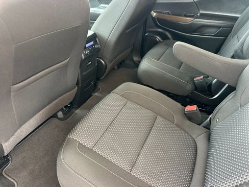 Used 2020 GMC Acadia SLE image 13