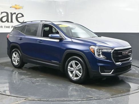 Used 2023 GMC Terrain SLE w/ Driver Convenience Package image 6