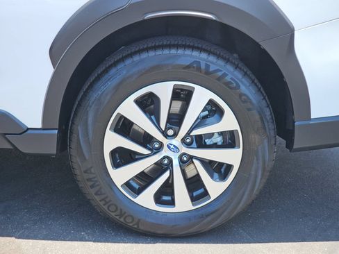 Certified 2025 Subaru Outback Premium AWD/4WD image 35