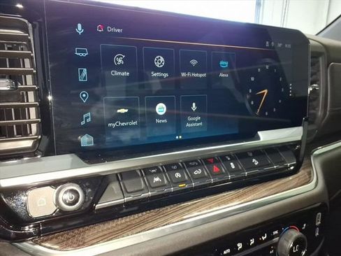 Used 2025 Chevrolet Silverado 1500 LT Trail Boss w/ Convenience Package II AWD/4WD image 22