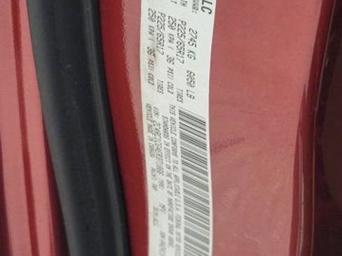 Used 2014 Chrysler Town & Country Touring-L image 33