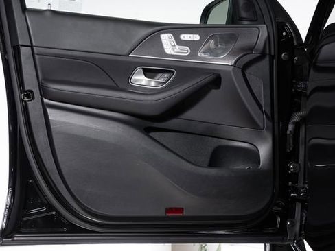 Used 2025 Mercedes-Benz GLS 450 4MATIC image 53