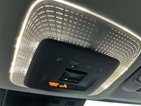 Used 2025 Toyota Prius Limited image 29