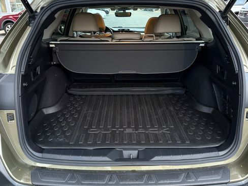 Used 2021 Subaru Outback Limited image 41