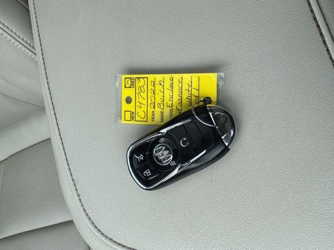 Used 2022 Buick Enclave Essence w/ Experience Buick Package FWD image 36