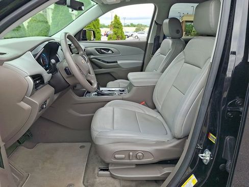 Used 2018 Chevrolet Traverse LT FWD image 15