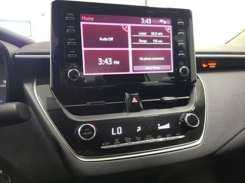 Used 2021 Toyota Corolla LE FWD image 28