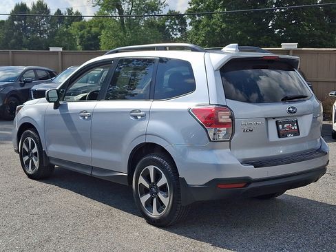Used 2017 Subaru Forester 2.5i Premium AWD/4WD image 6