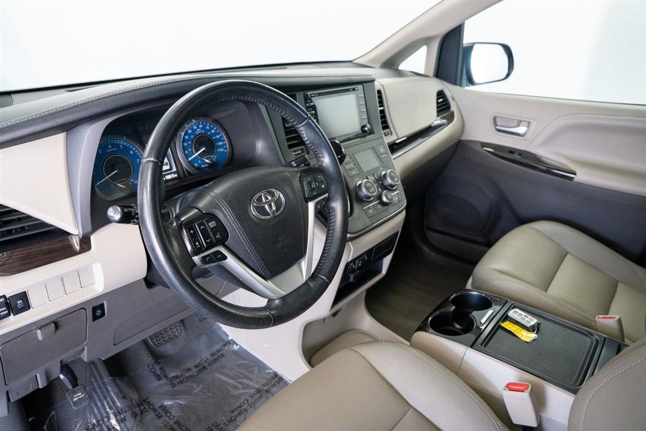 Used 2019 Toyota Sienna XLE AWD/4WD image 11