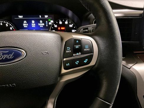 Certified 2023 Ford Explorer XLT w/ Equipment Group 202A AWD/4WD image 18