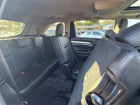 Used 2015 Toyota Highlander XLE AWD/4WD image 24