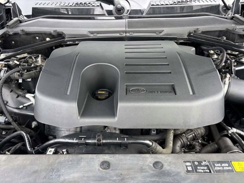 Used 2023 Land Rover Defender 130 X-Dynamic SE image 24