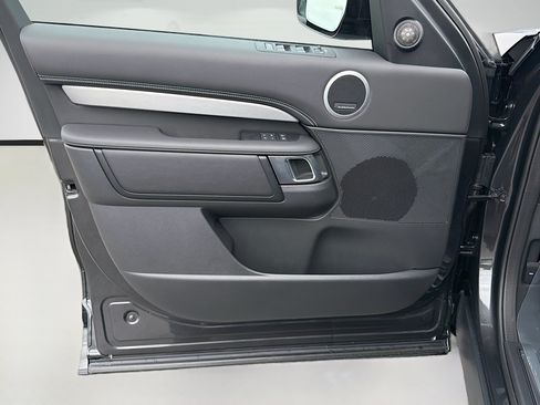 New 2026 Land Rover Discovery Limited Edition AWD/4WD image 21