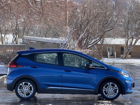 Used 2017 Chevrolet Bolt LT image 4