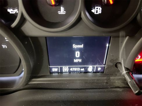 Used 2022 Chevrolet Silverado 2500 Custom w/ Custom Value Package image 12