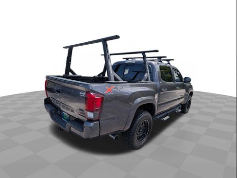 Used 2018 Toyota Tacoma SR5 RWD image 4