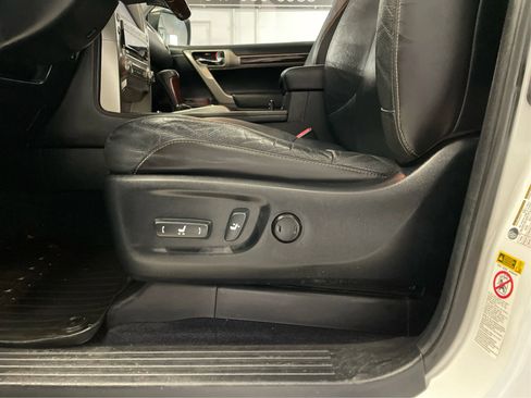 Used 2015 Lexus GX 460 image 22
