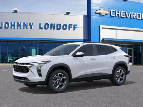 New 2026 Chevrolet Trax LT image 2