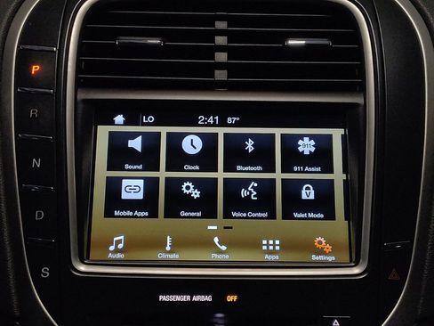 Used 2016 Lincoln MKX Select w/ Cargo Utility Package FWD image 25